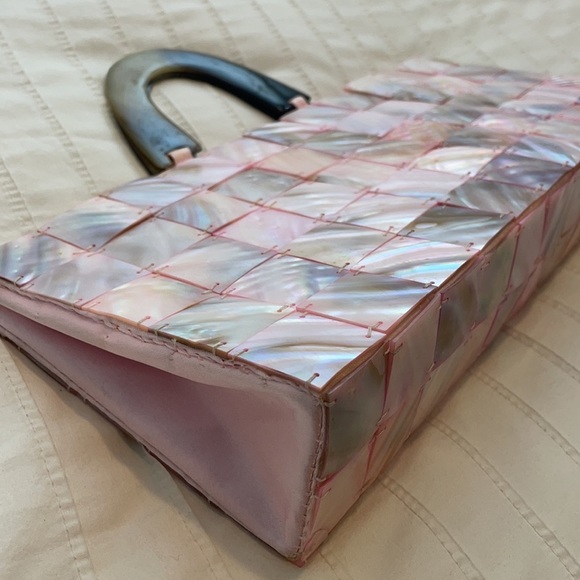 Shiraleah shell mini wrist purse - Picture 3 of 7